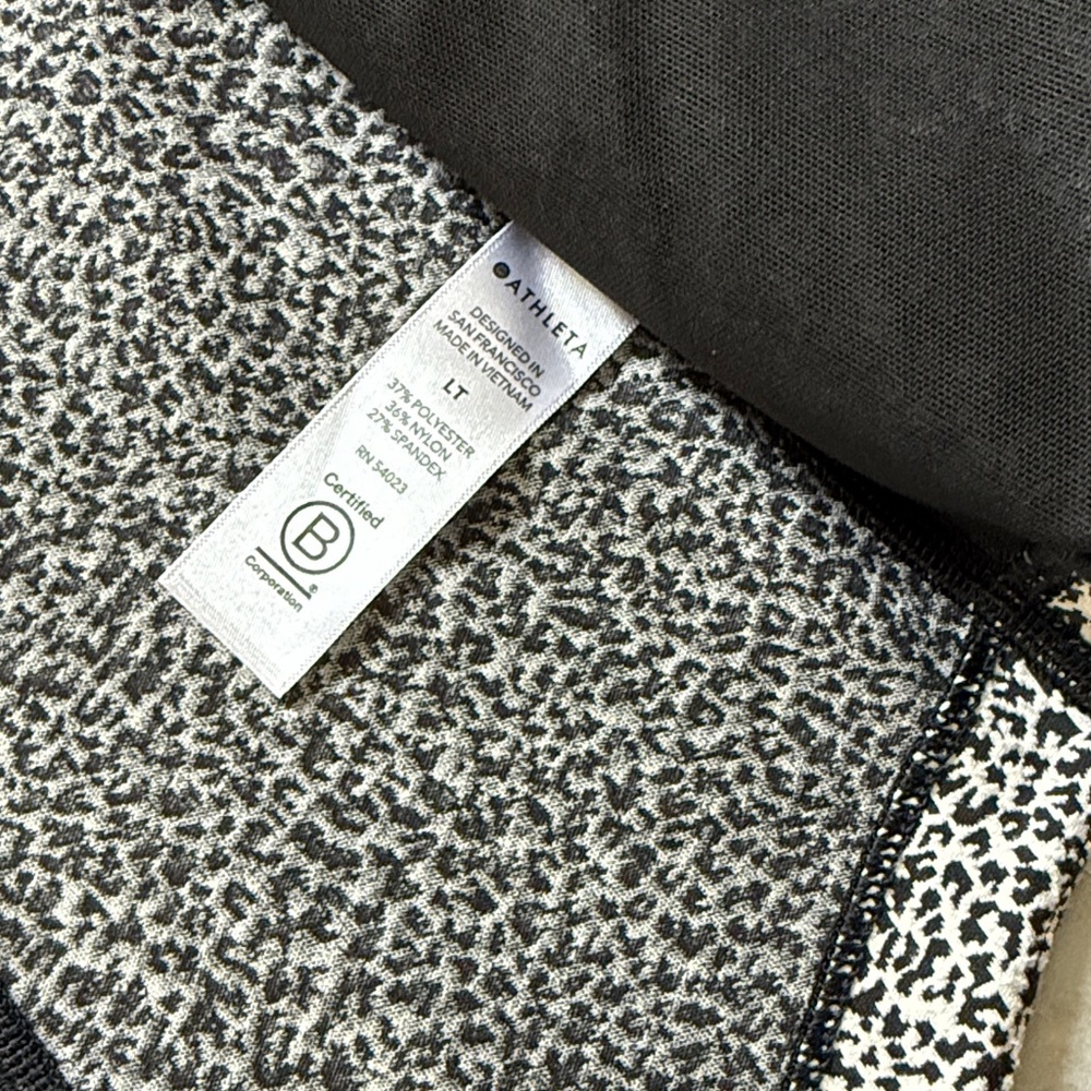Athleta Salutation jacquard black and white athletic soft jacket with pockets - Picture 4 of 12